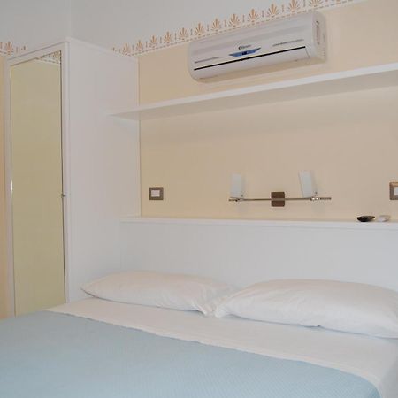 Hotel Centrale San Benedetto del Tronto Kültér fotó