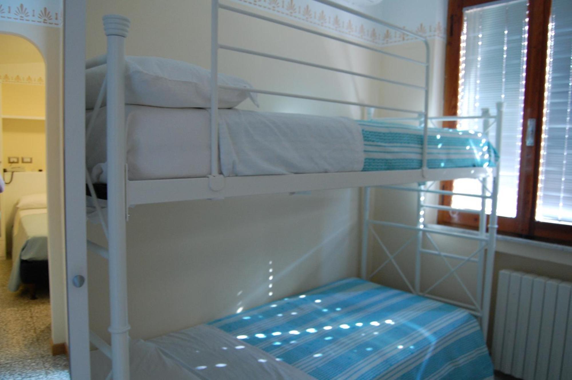 Hotel Centrale San Benedetto del Tronto Kültér fotó