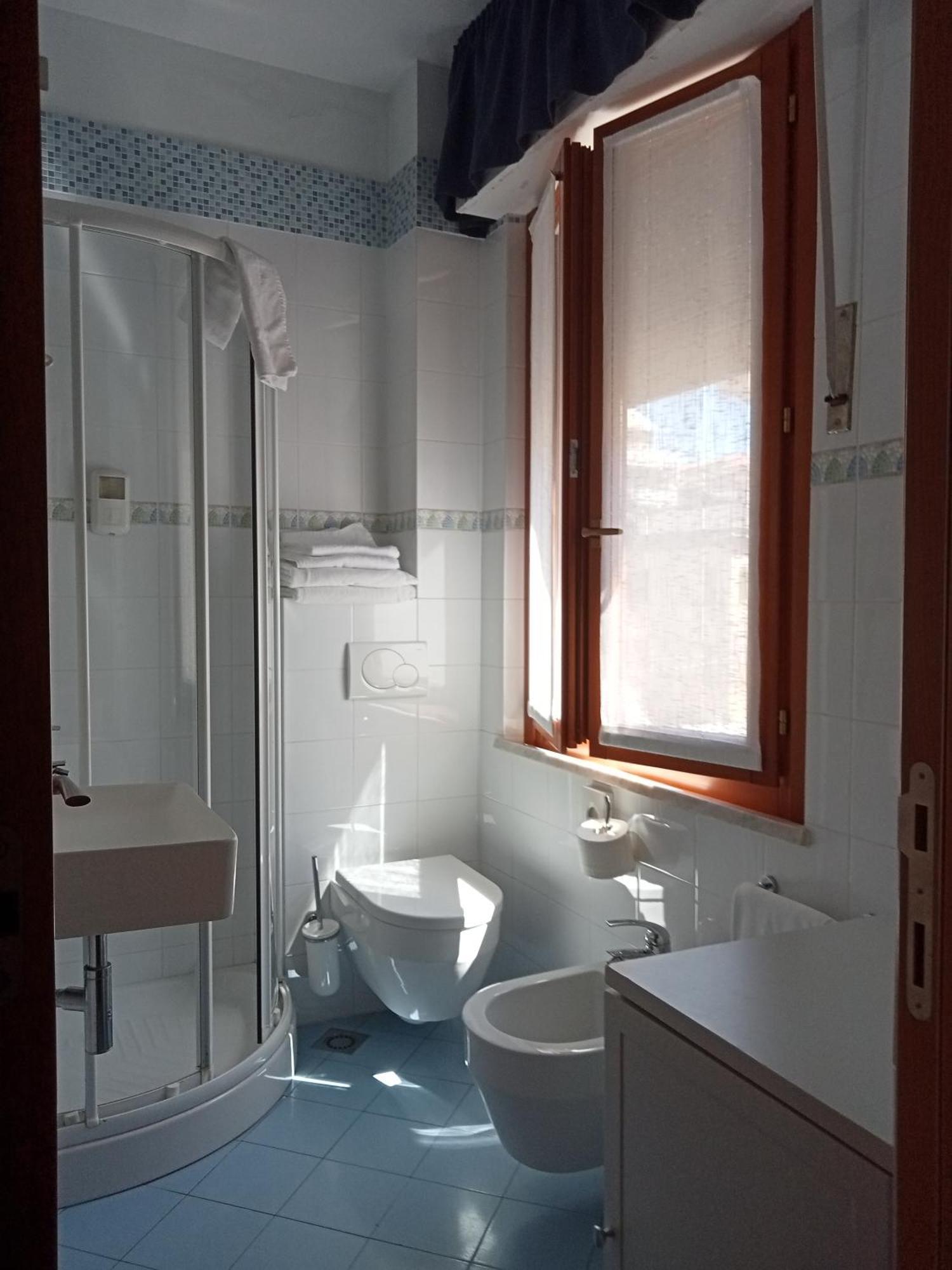 Hotel Centrale San Benedetto del Tronto Kültér fotó