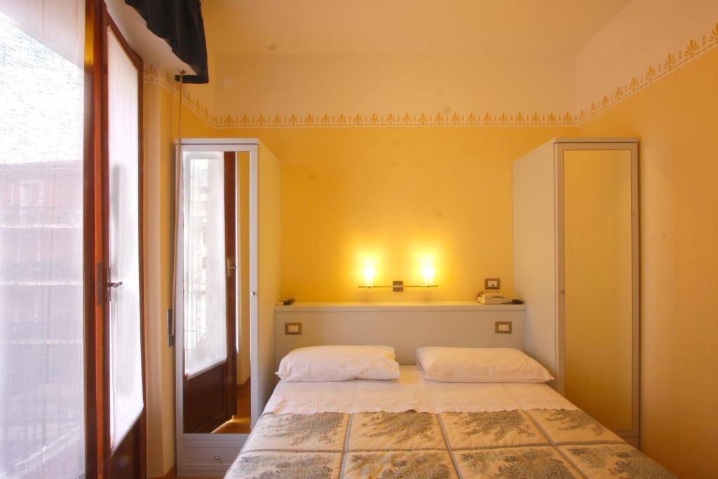 Hotel Centrale San Benedetto del Tronto Szoba fotó