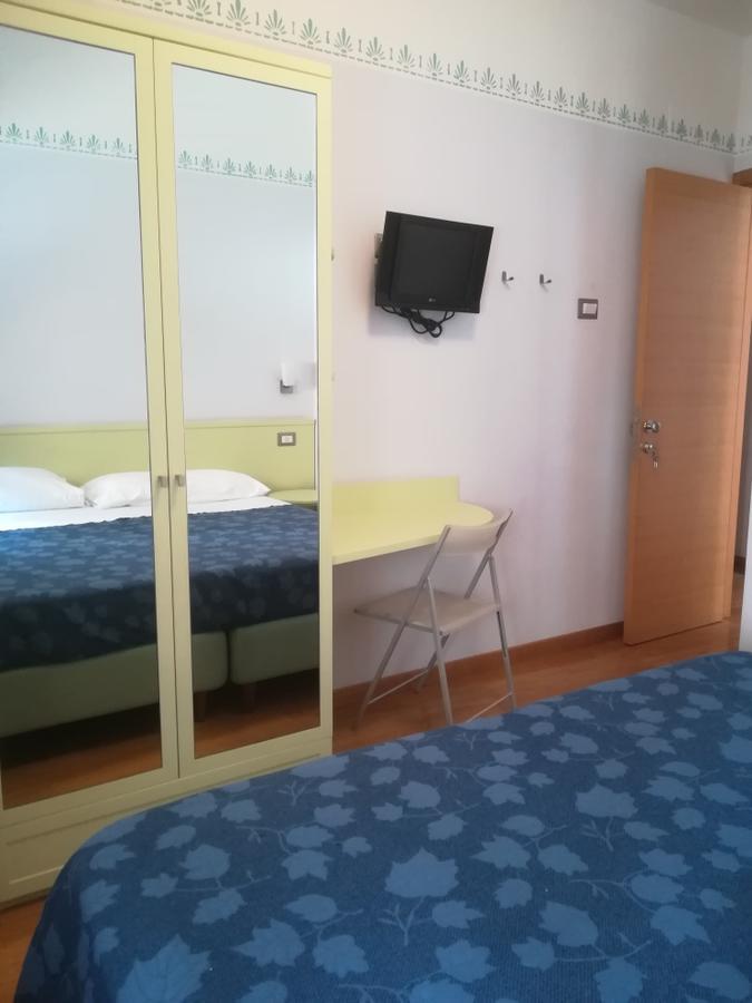Hotel Centrale San Benedetto del Tronto Kültér fotó